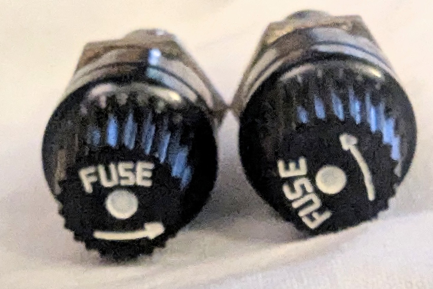 A Pair 2 NOS Screw-Cap Fuse Holder Panel Chassis Mount Car Audio Electronic
