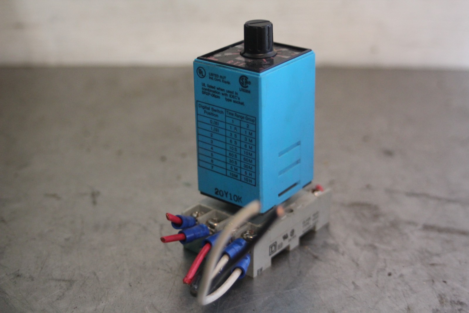 IDEC RTE-P11 TIMER RELAY