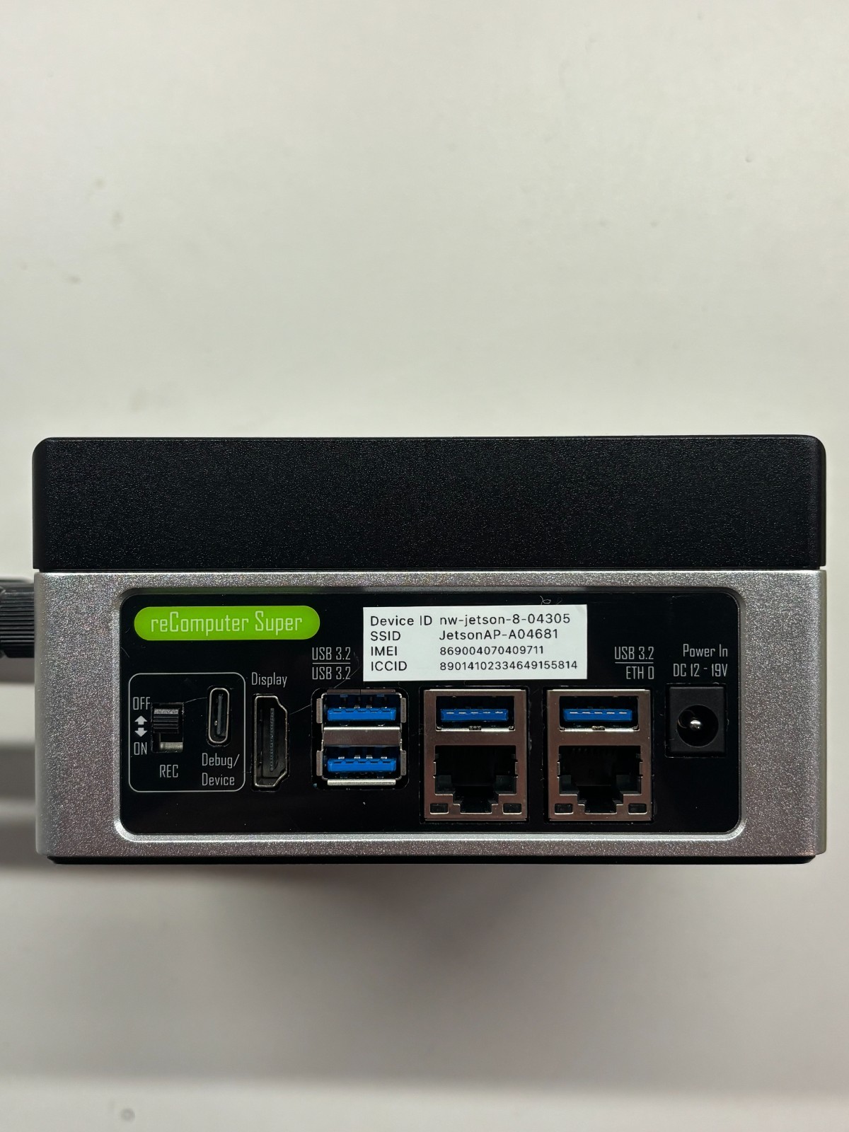 Seeed reComputer Super J3011 Jetson Orin Nano 8GB 128GB SSD LTE WiFi