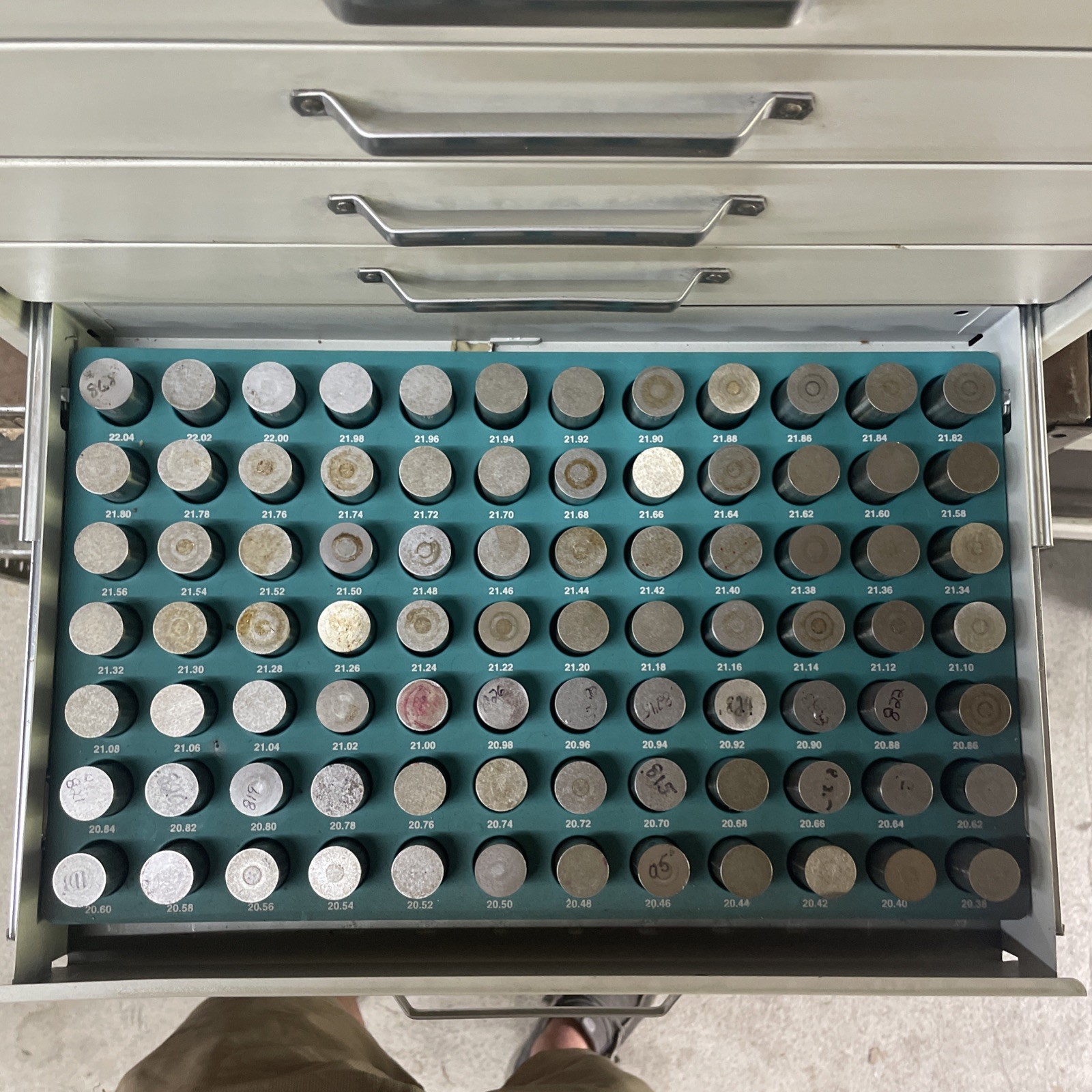 Vermont 6 Drawer Metric Pin Gage Set 1.5-22mm Plus Pin Gages .02mm Devs