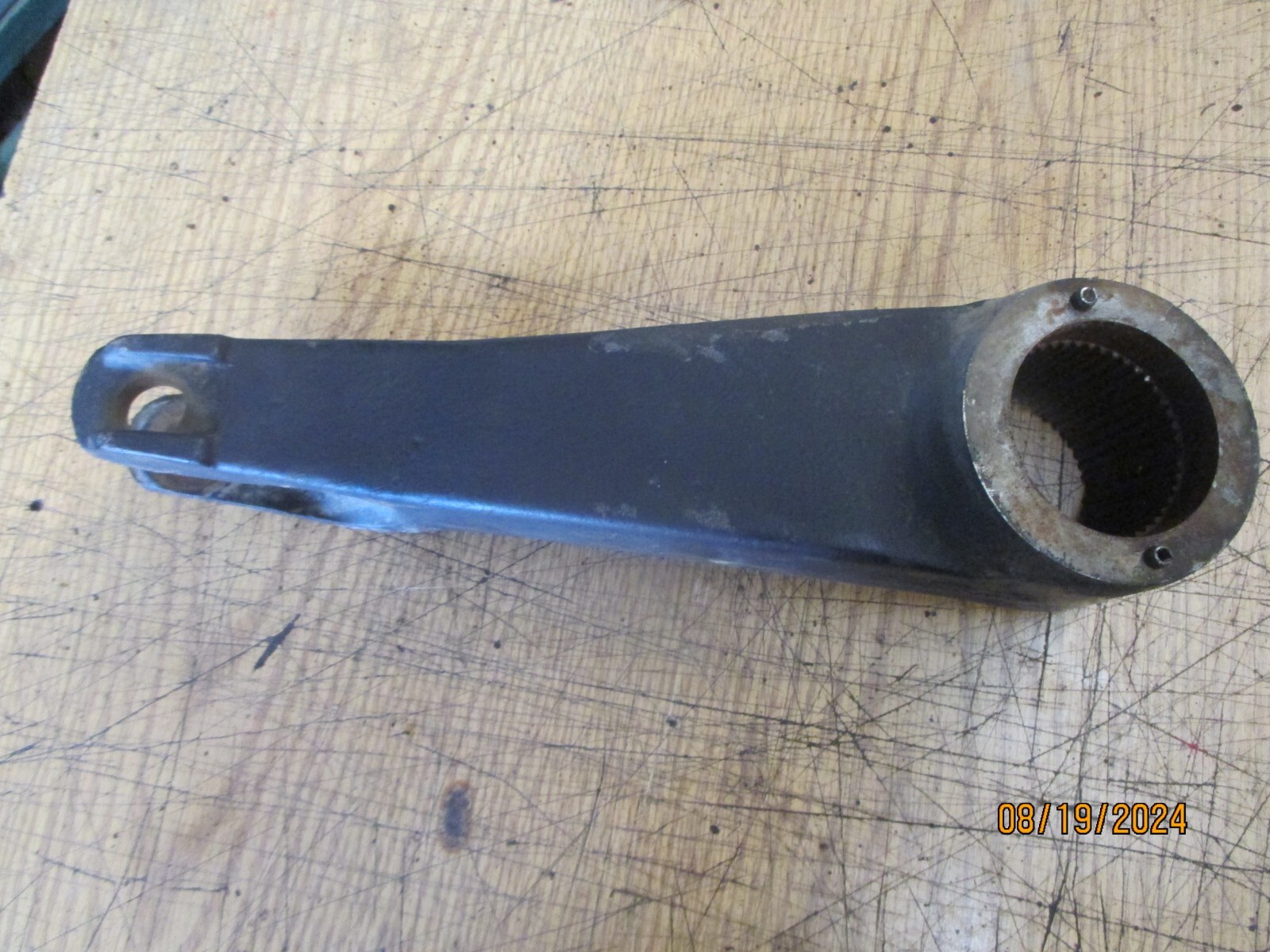 JOHN DEERE 5225 LEFT HAND LIFT ARM #R105157 USED ORIGINAL GOOD CONDITION