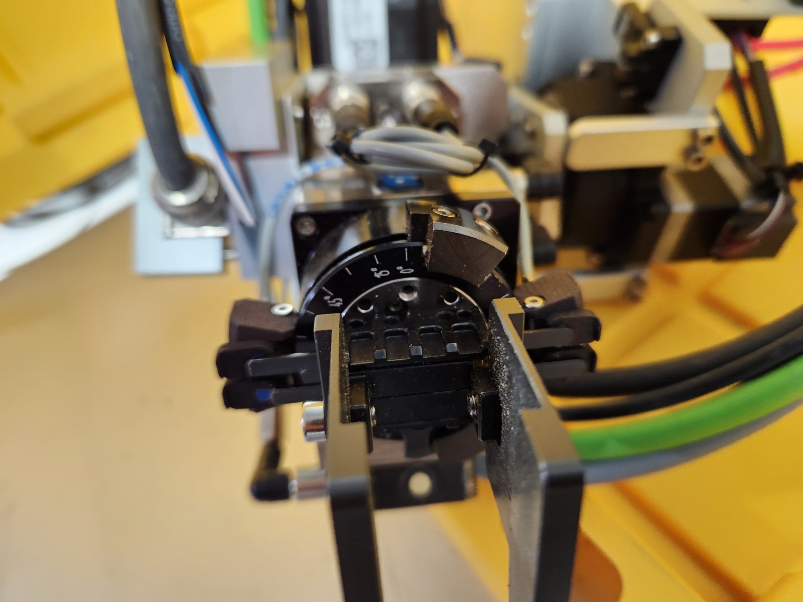SCHUNK EGS 25-N-N / EGS25NN Gripper Custom Pick And Place Gripper Setup