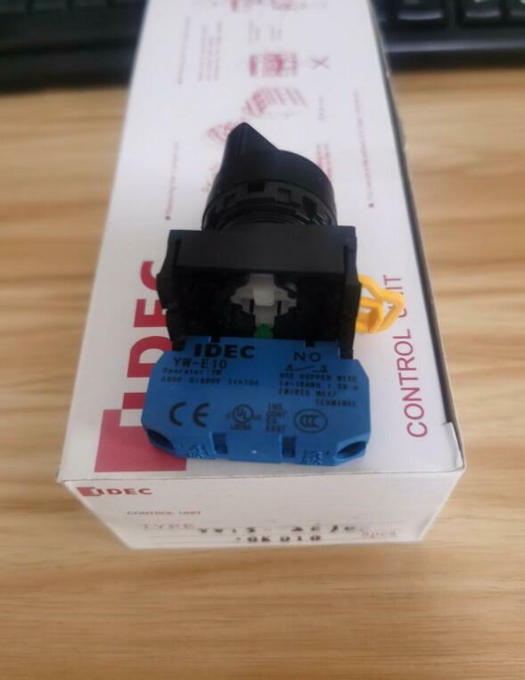 5PCS/1Box New IDEC YW1S-2E10 YW1S2E10 2-Position Pushbutton Switches 1NO Brand