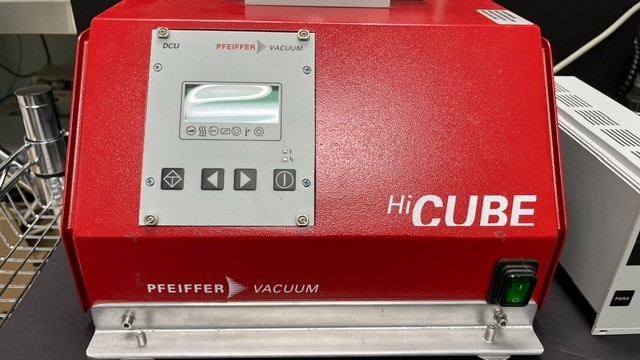 Pfeiffer HiCube 80 Turbomolecular Pump Station / Vacuum Calibration Unit