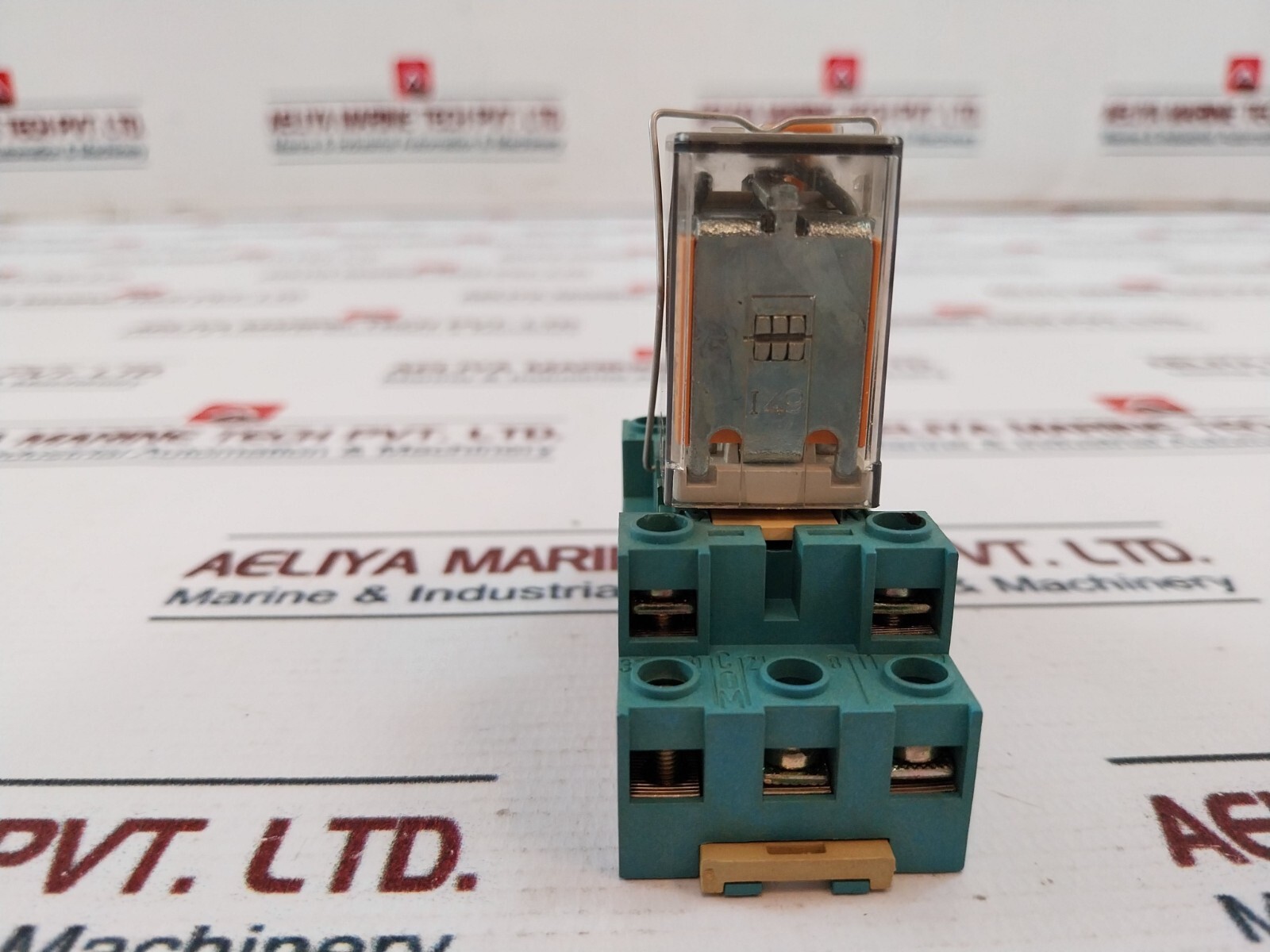 Finder 55.33 Control Relay With Base 94.73, 10a-250v