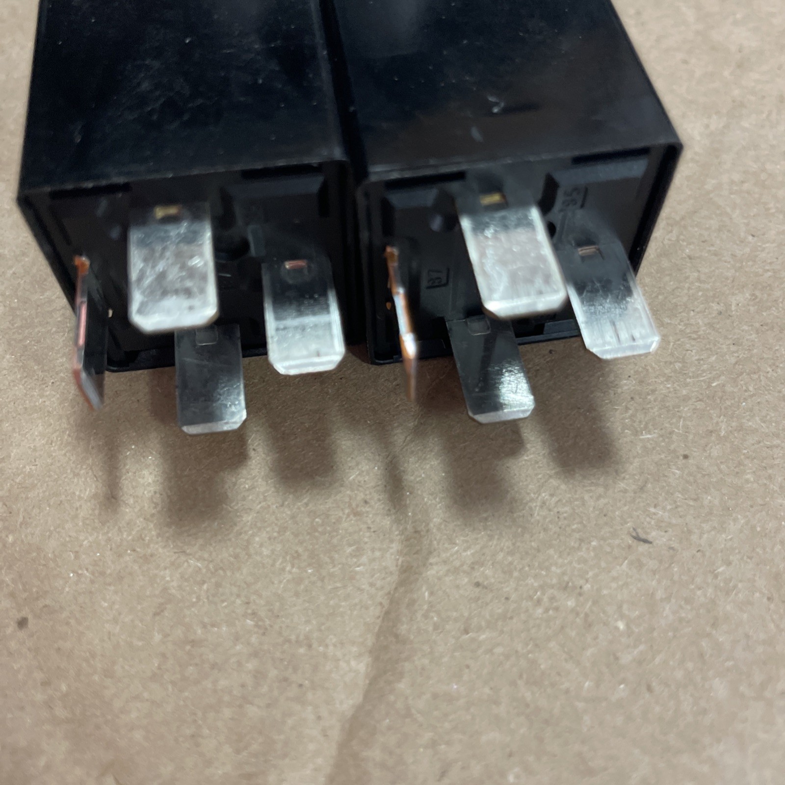 (2) Fomoco Ford Motor Company HS6TA JU5T-14B192-SCA Relay G8