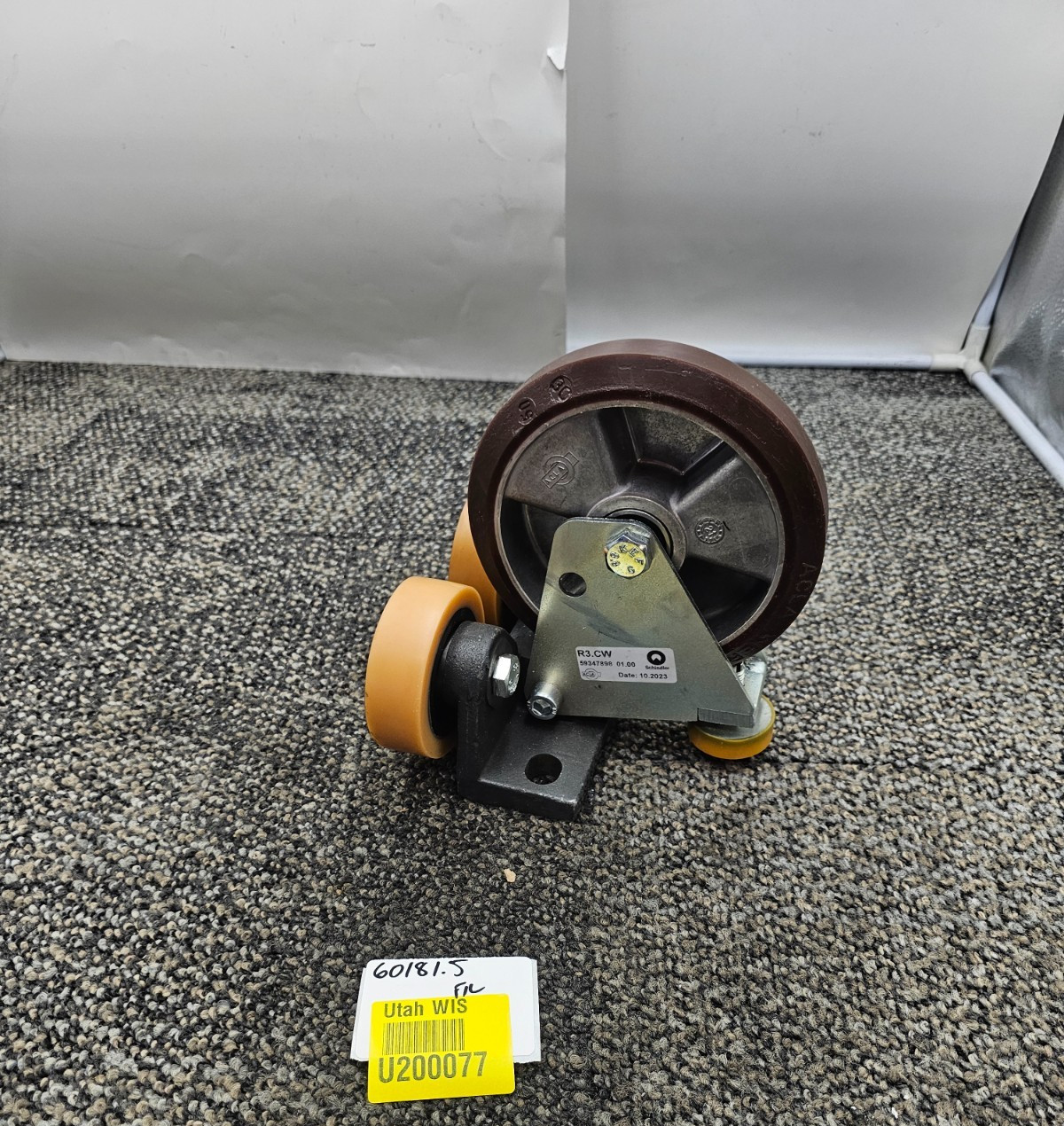 Schindler Roller Guide For Elevators 59347898 R3 CW Replacement
