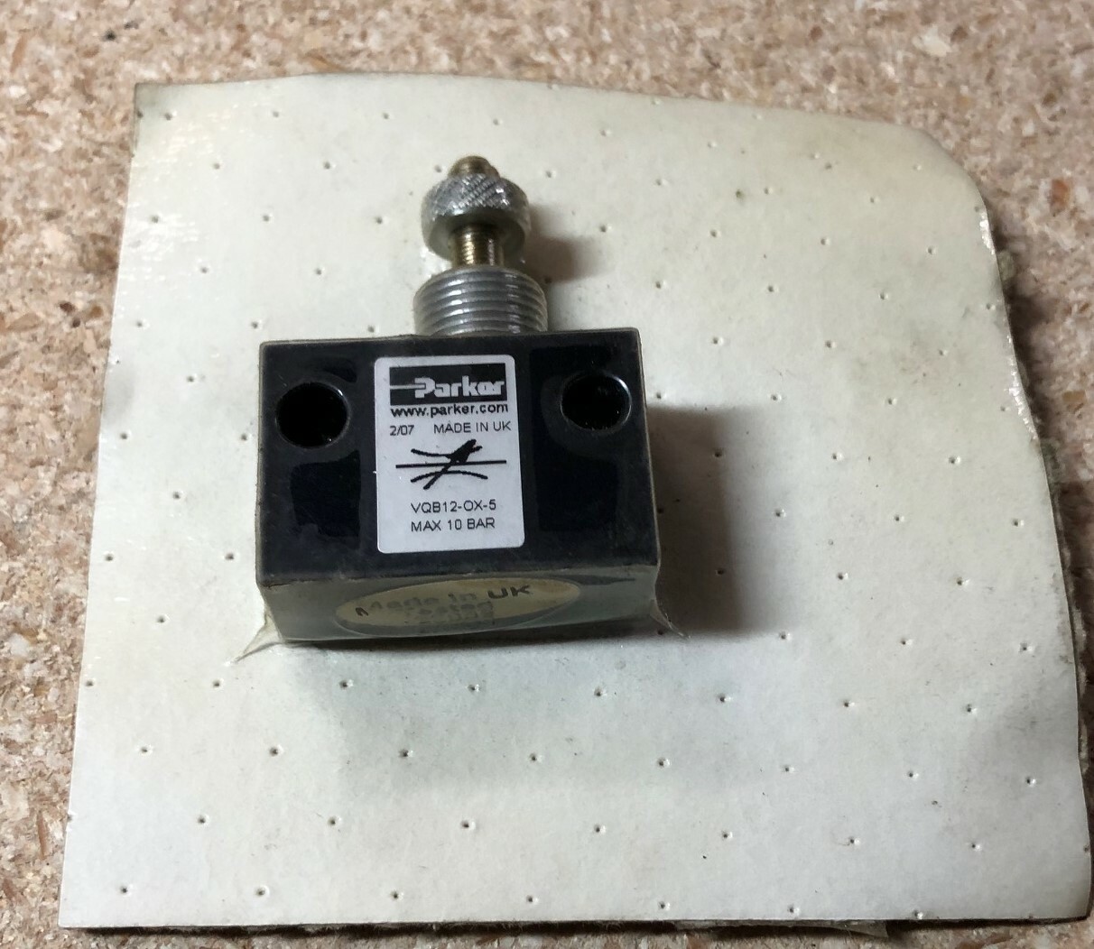 PARKER VQB12-0X-5 FLOW CONTROL VALVE NEW IN PACKAGE