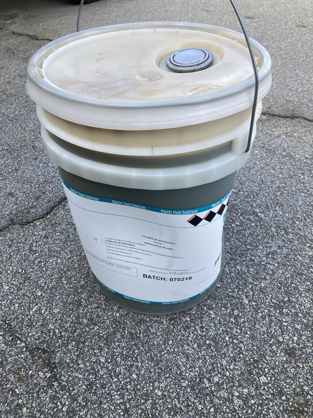 Master Fluid Solutions Trim OM 300 Straight Oil Cutting Fluid 5 Gallon