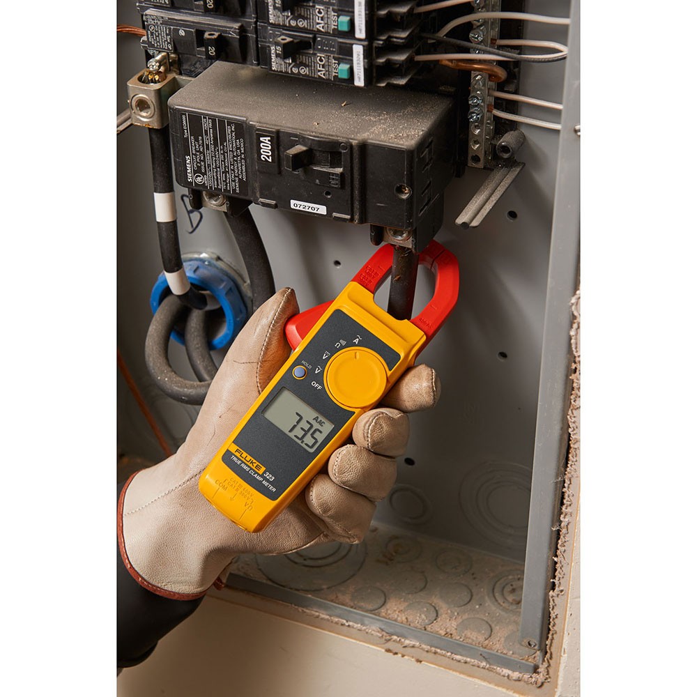 Fluke 323 True-RMS Digital Clamp Meter, 600V AC & DC Voltage, Carrying Case