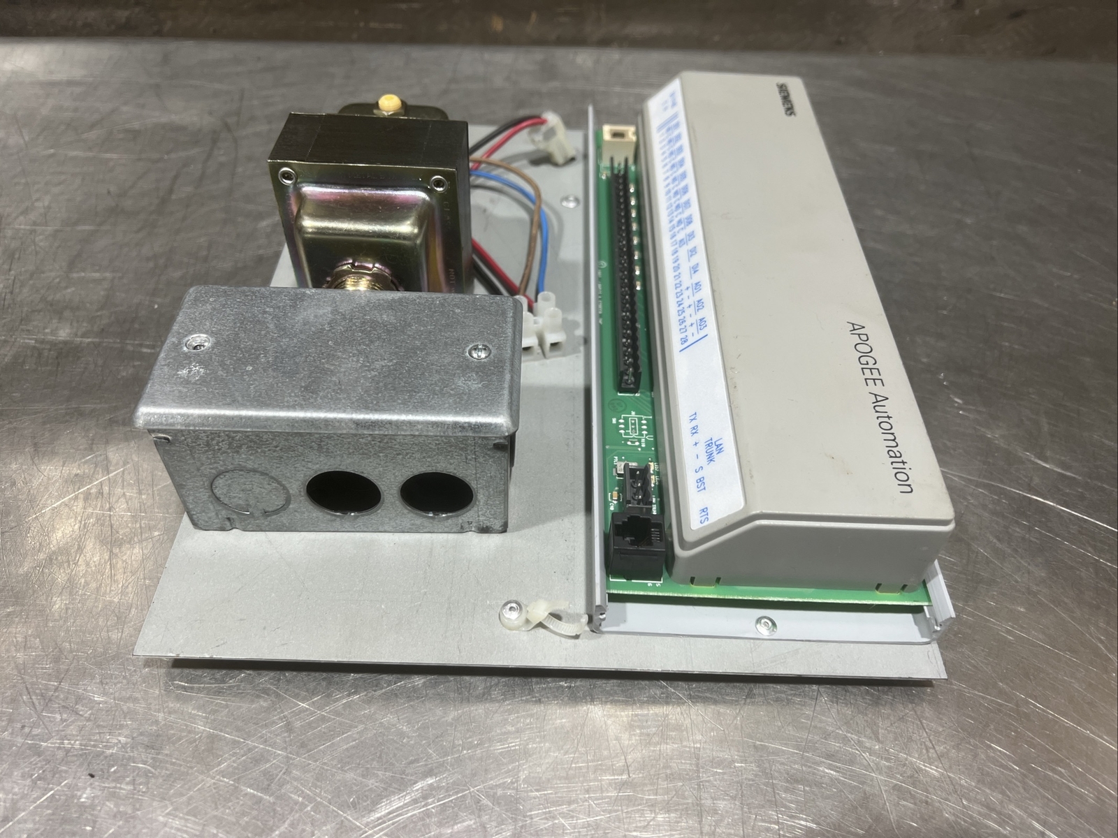 Siemens 540-509N BACnet With Transformer. Used Surplus