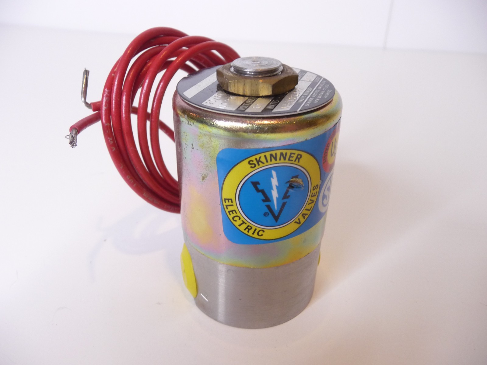 Skinner V5 Solenoid Valve 120 Volt 2 pieces #52DB1022.