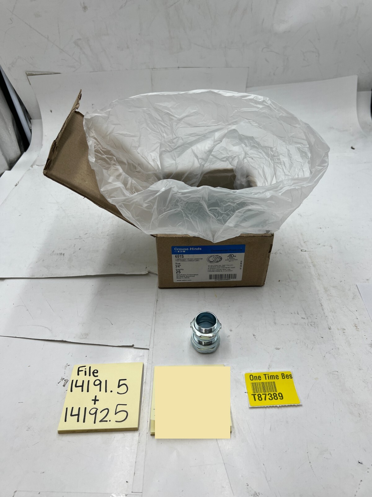 Box of 25 Eaton Crouse-Hinds Compression Type Box Connector 3/4″ 651S for EMT