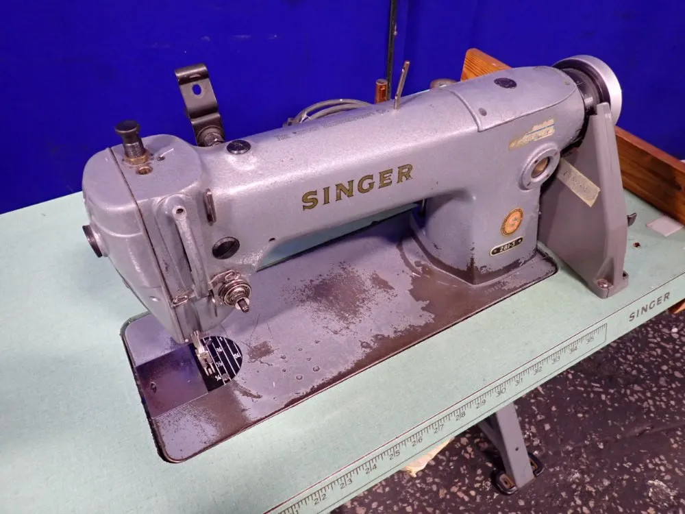 SINGER SEWING MACHINE 281-3