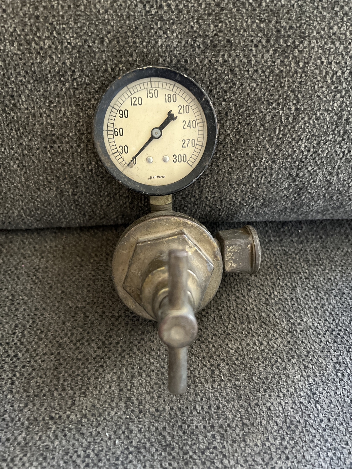 Marsh Pressure Gauge 300 Pounds With Valve Air Carbon Dioxide