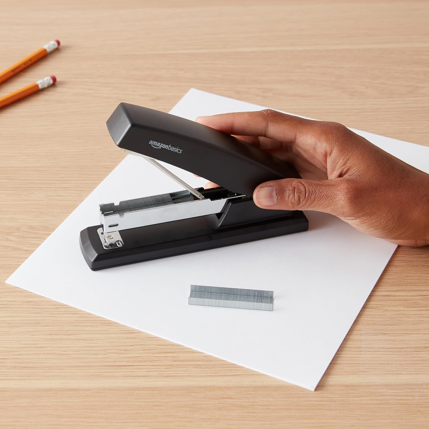 Stapler with 1000 Staples, Office Stapler, 25 Sheet Capacity, Non-Slip, Black