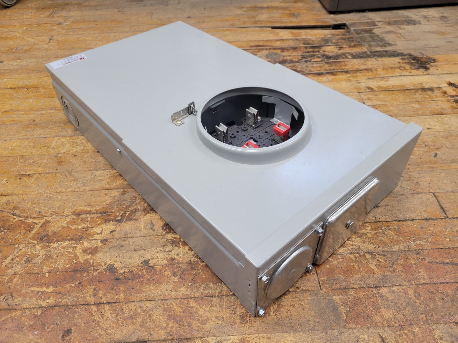 Eaton MBP200BTS Meter Breaker Panel Surface Mount 200A 120/240VAC 1PH 3W Type 3R