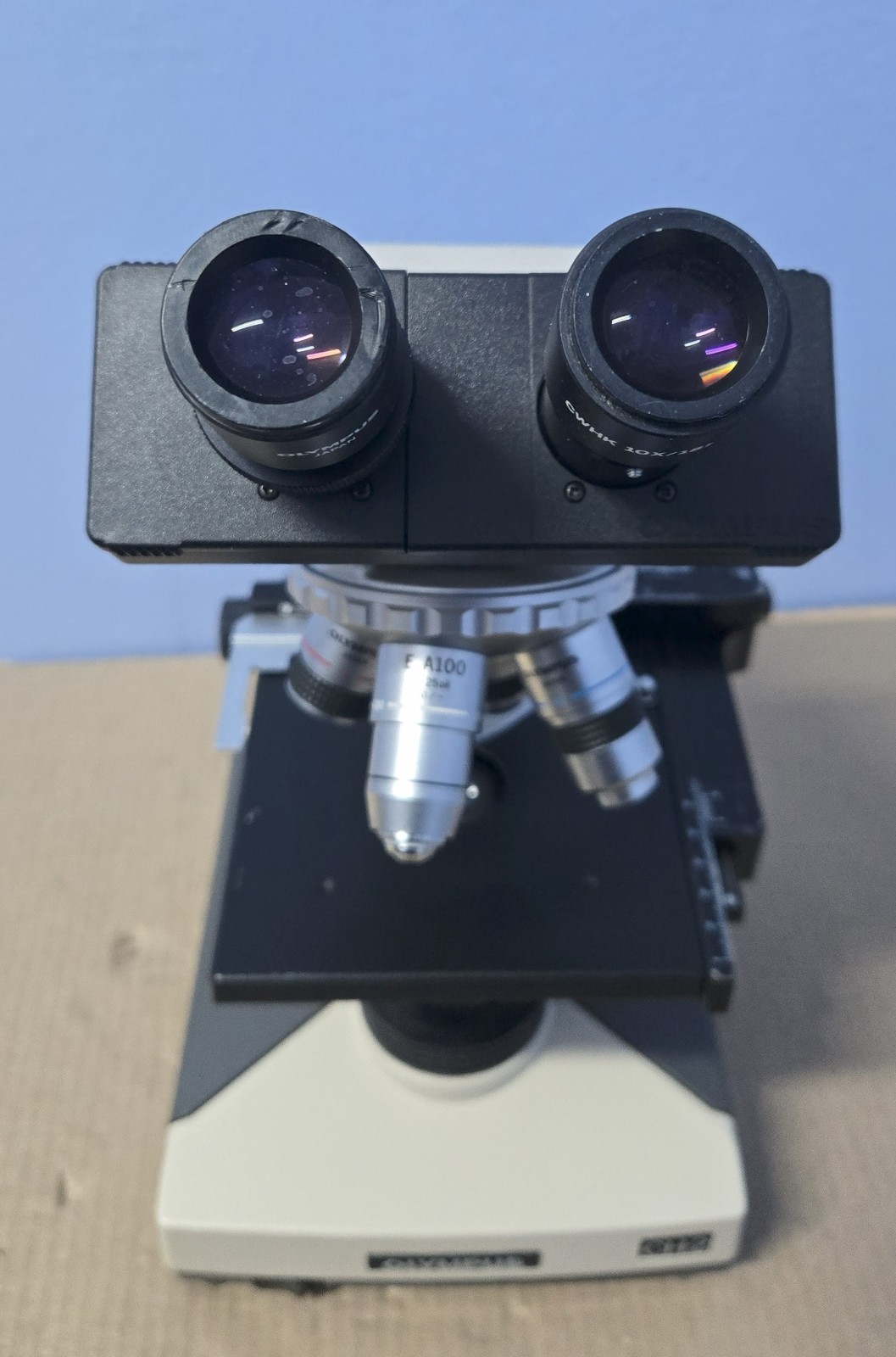 Olympus CH-2, CHT Microscope with objectives 4 X 10X 40X 100X (007)
