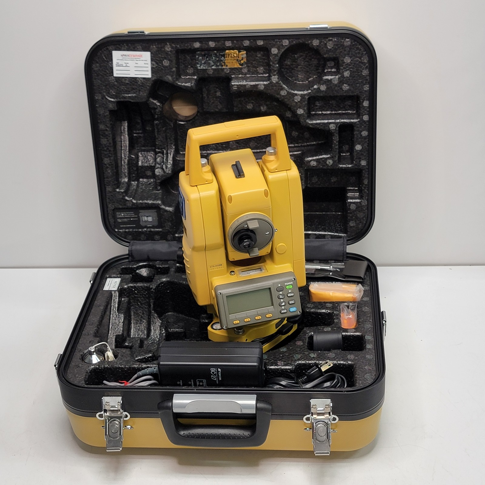 BARELY USED – EXCELLENT – Topcon GTS-239W Total Station w/Case Battery & Charger
