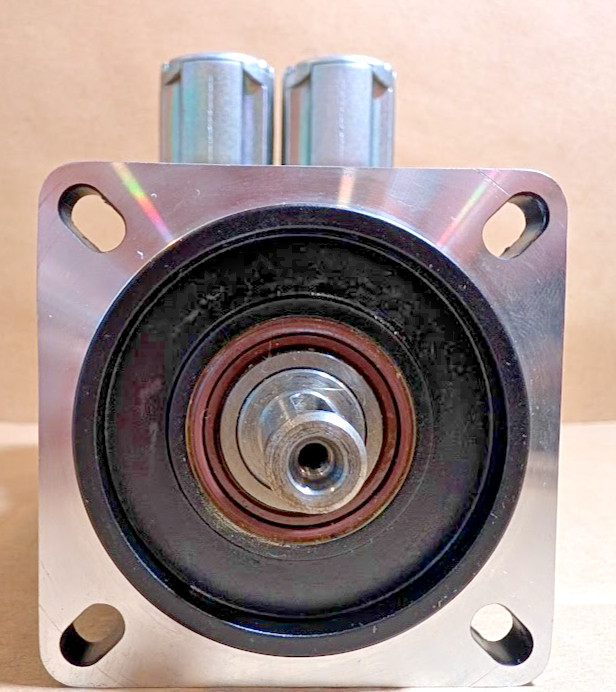 Schneider Electric BMH0701T32A2A Lexium 32 Servo Motor, 8000rpm, .68kW (New NB)