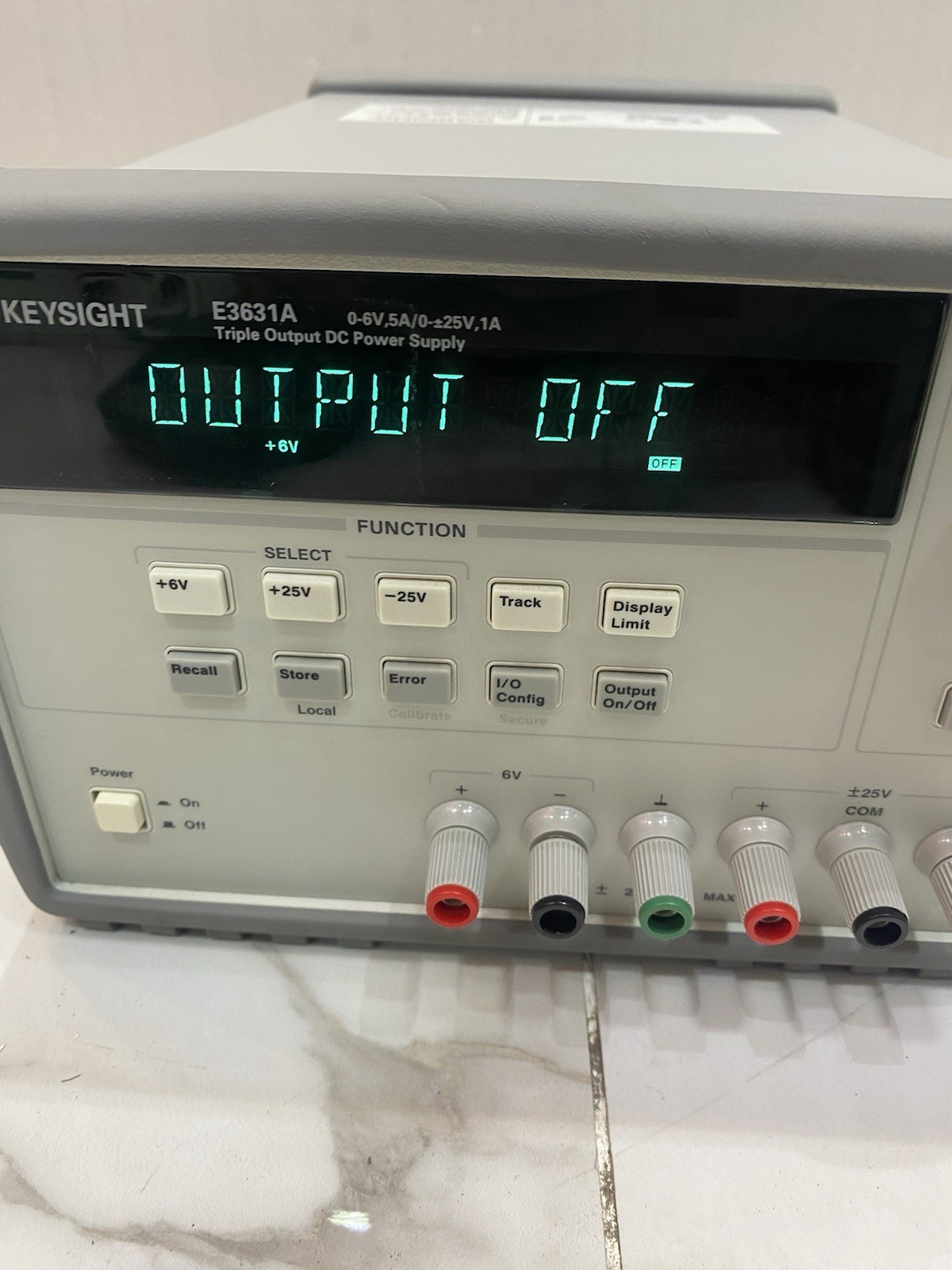 KEYSIGHT TECHNOLOGIES E3631A Triple Output DC Power Supply
