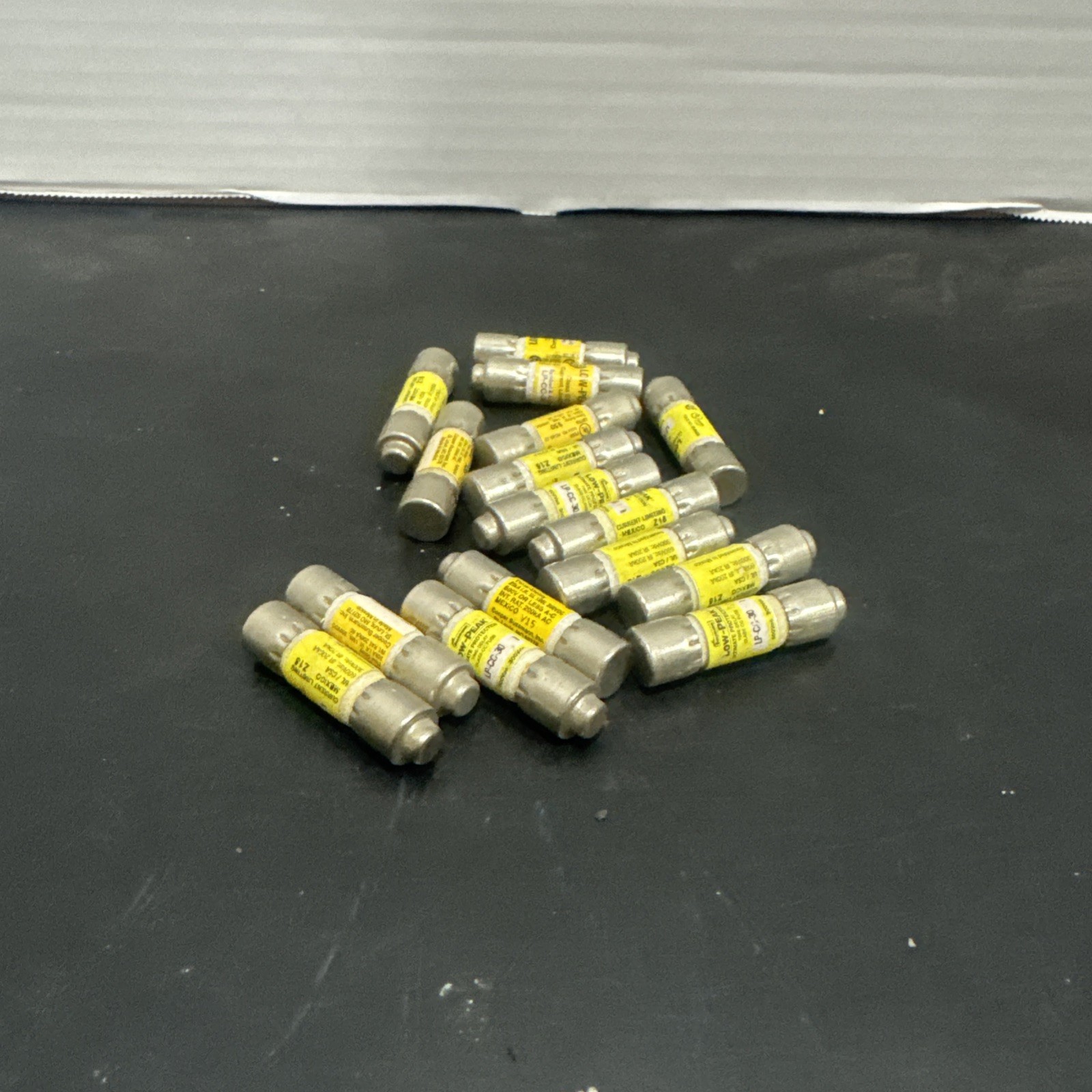 LP-CC-30 16 Pcs Eaton Bussmann LPCC30 30A 600V Fuse NOS