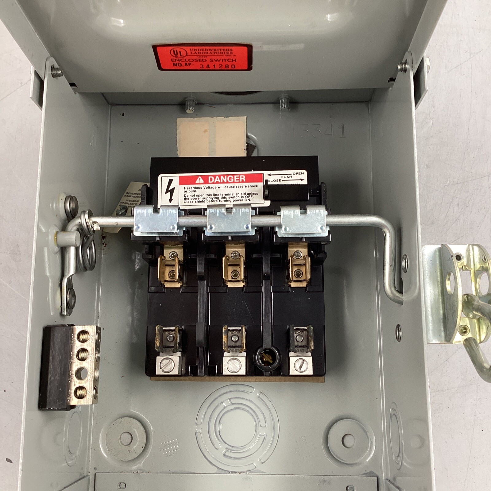 HOUSTON STOCK NEW SIEMENS NR421 DISCONNECT SWITCH 30A 240V NEMA 3R FREE SHIPPING