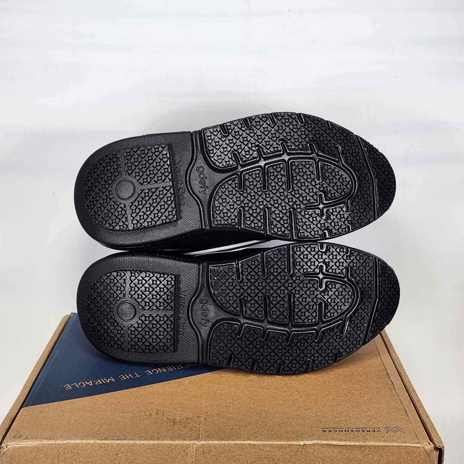 Size 10 – GDEFY MATeeM SR – SLIP RESISTANT- Black – Mens
