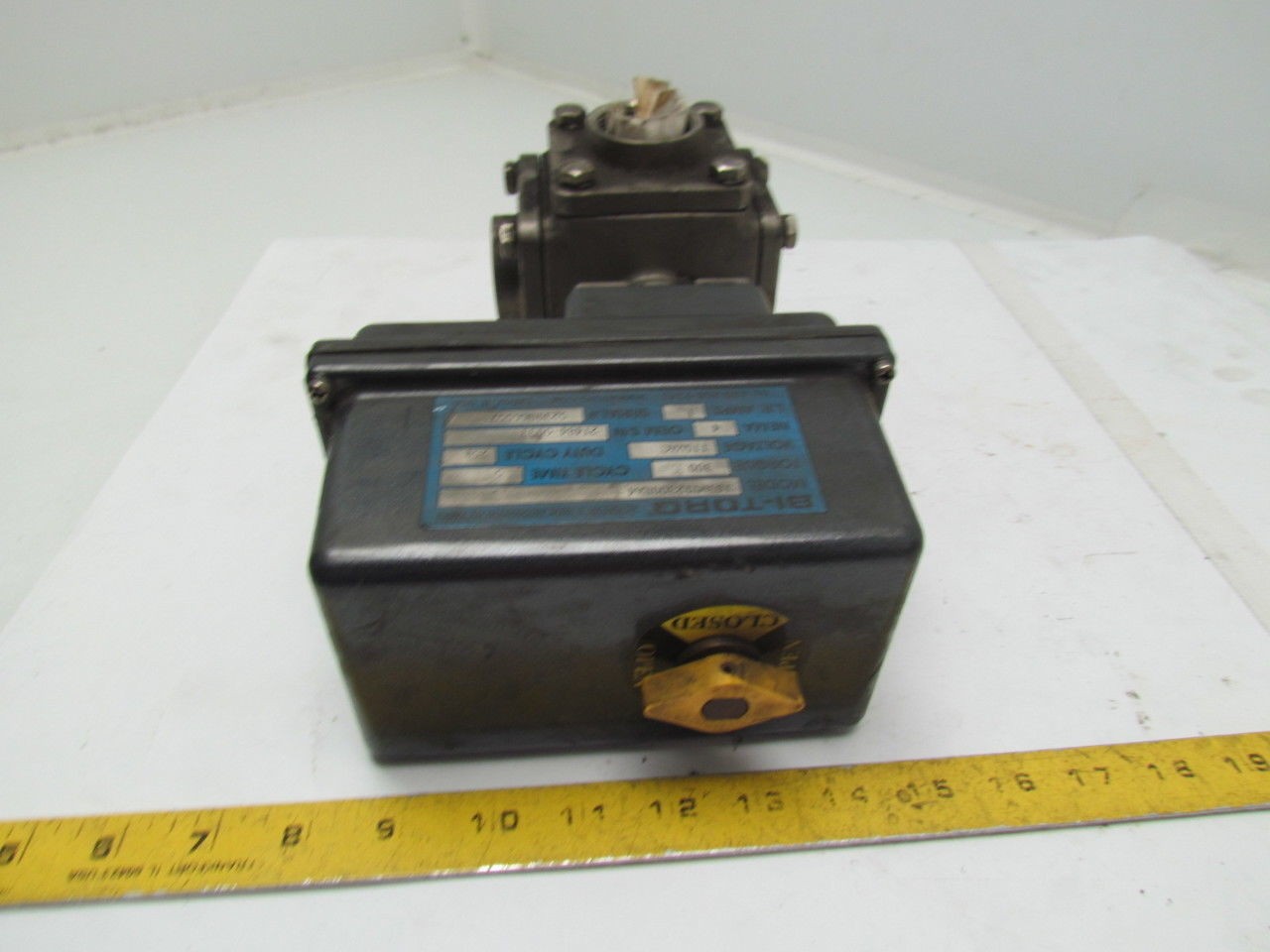 Bi-Torq IS3WT12300EA4 Actuator w/3 Way 1-1/4″NPT Valve 115VAC 300In/Lbs Torque