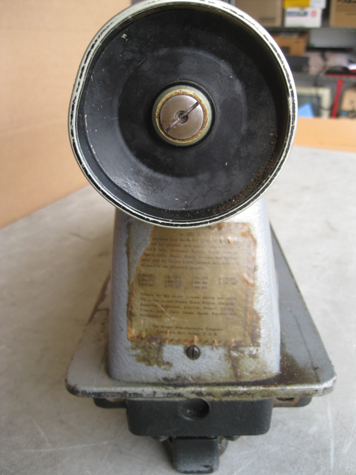 Singer 251-12 Upholstery Machine–FOR PARTS / REPAIR–UNTESTED–AS IS