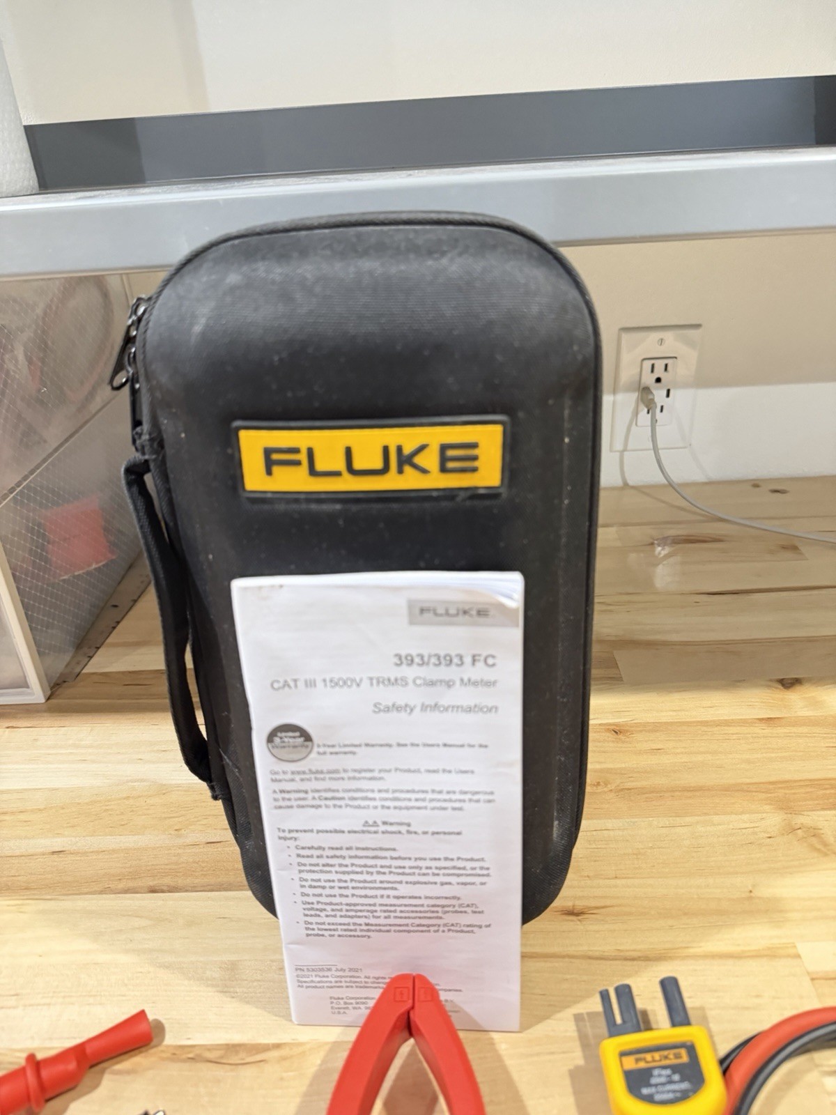FLUKE 393 FC CAT III 1500V TRMS CLAMP METER W/ IFLEX PROBE & LEADS (TESTED)
