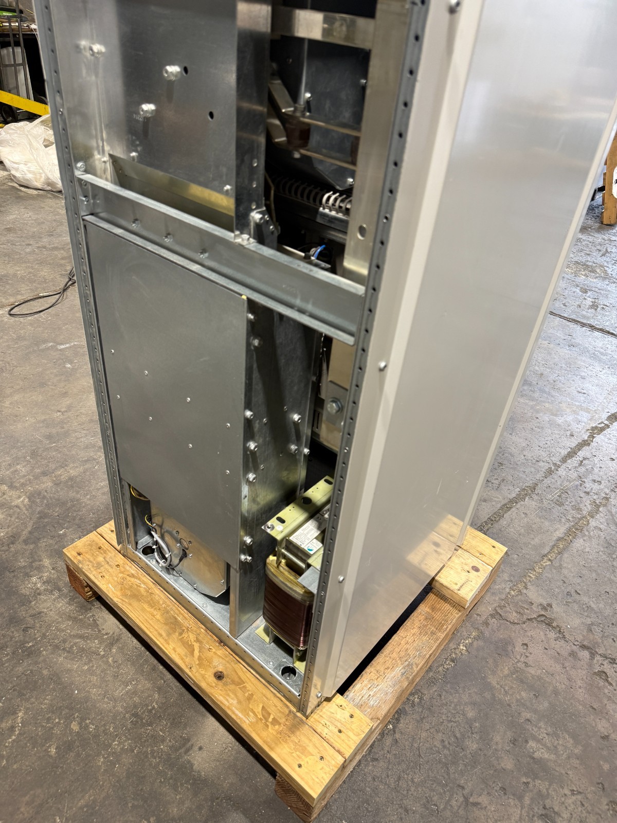 150 HP / 110 KW ABB inverter, Drive, VFD, ACS800-37-0170-5+B054+C129+8L506