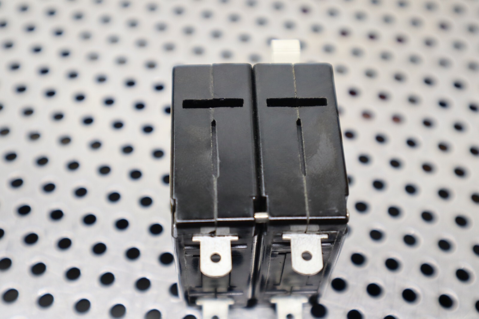 Airpax UPG11-1434-122 15A 18.8A Trip 250V 50/60Hz Circuit Breakers New Old Stock