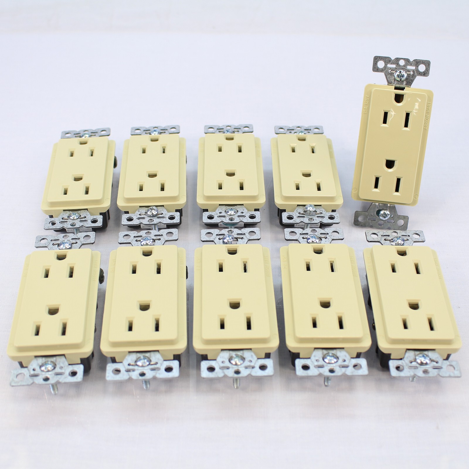10 Cooper Ivory Commercial Decorator Receptacle 5-15R 2P3W 15A 125V B&S DECB15I