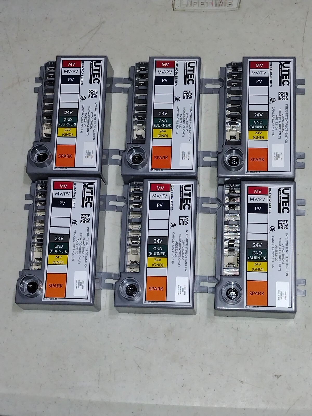 UTEC 1003-600A SERIES INTERMITTENT PILOT IGNITION CONTROL 24VAC X6 PIECES NEW