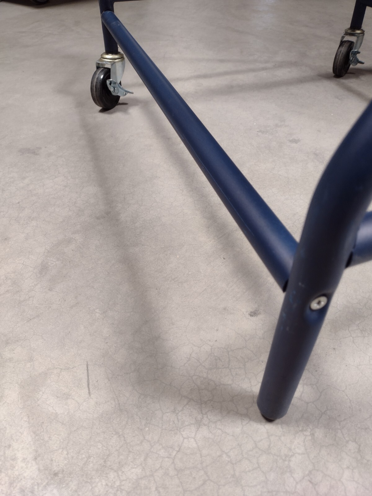 ULINE Portable Roll Stand for up to 24″ Rolls