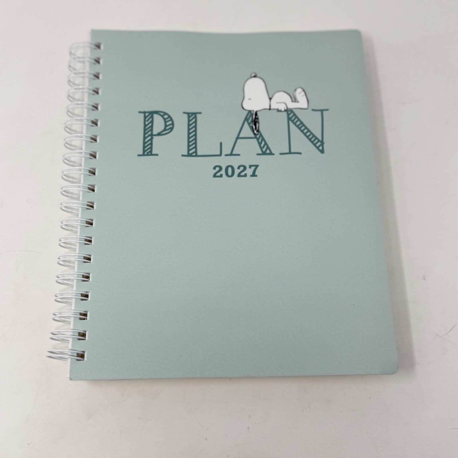Graphique Snoopy Peanuts 2027 18-Month Planner Sage Green 10×8 Spiral Academic