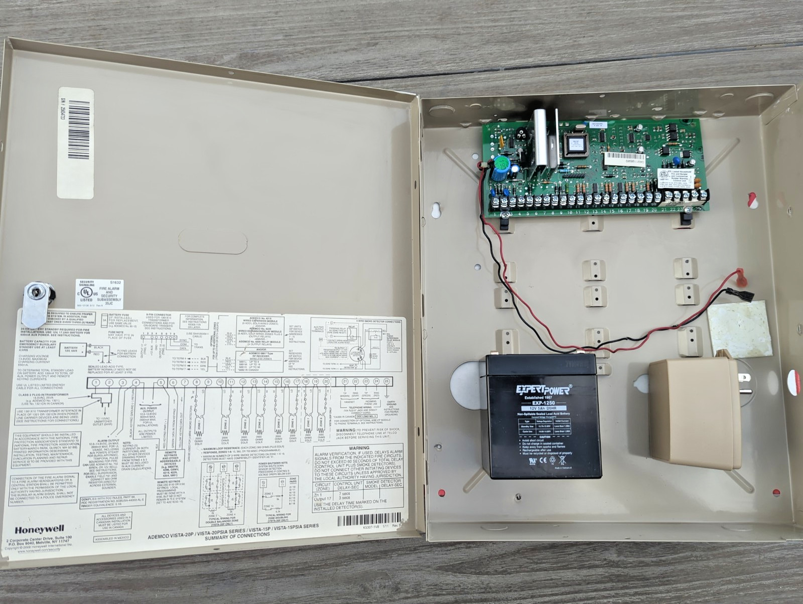 Honeywell VISTA-20P Ademco Control Panel w/ Transformer & Battery – Used