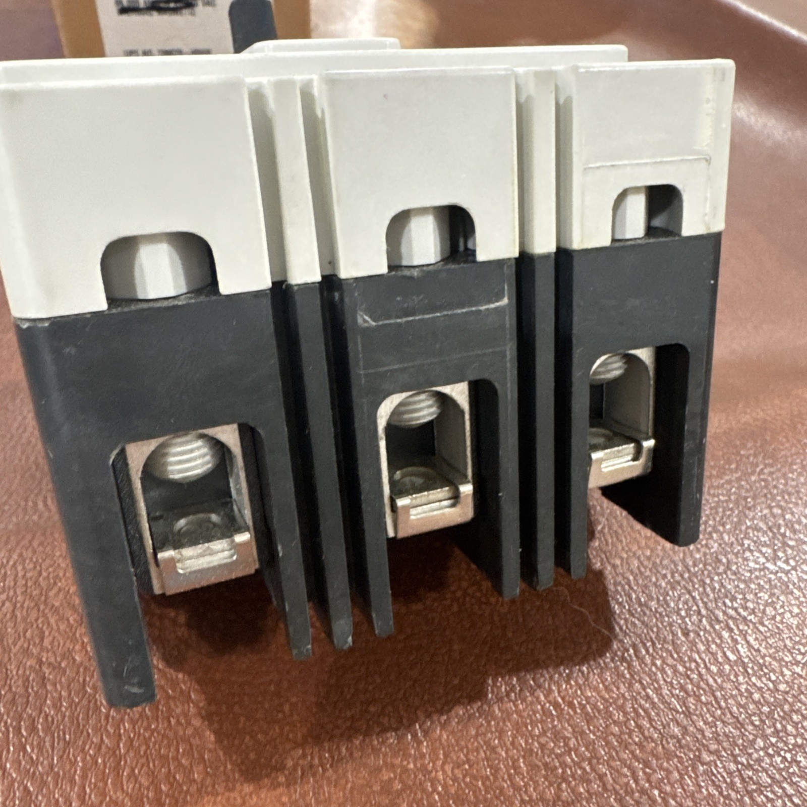 Eaton Cutler Hammer 3P 225A Circuit Breaker EDB3225 EDB 22k 3 Pole 225 Amp