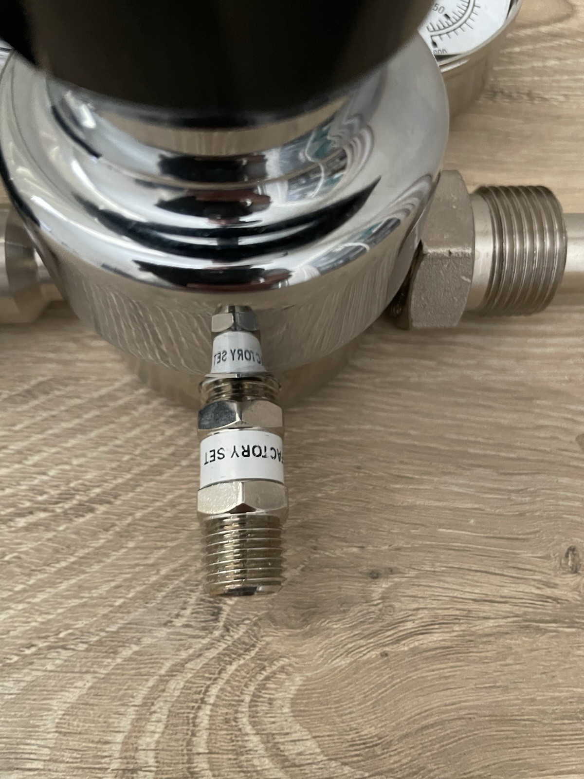Harris KH1045 High Purity Gas Regulator, Single Stage. NEW OPEN BOX. See Details