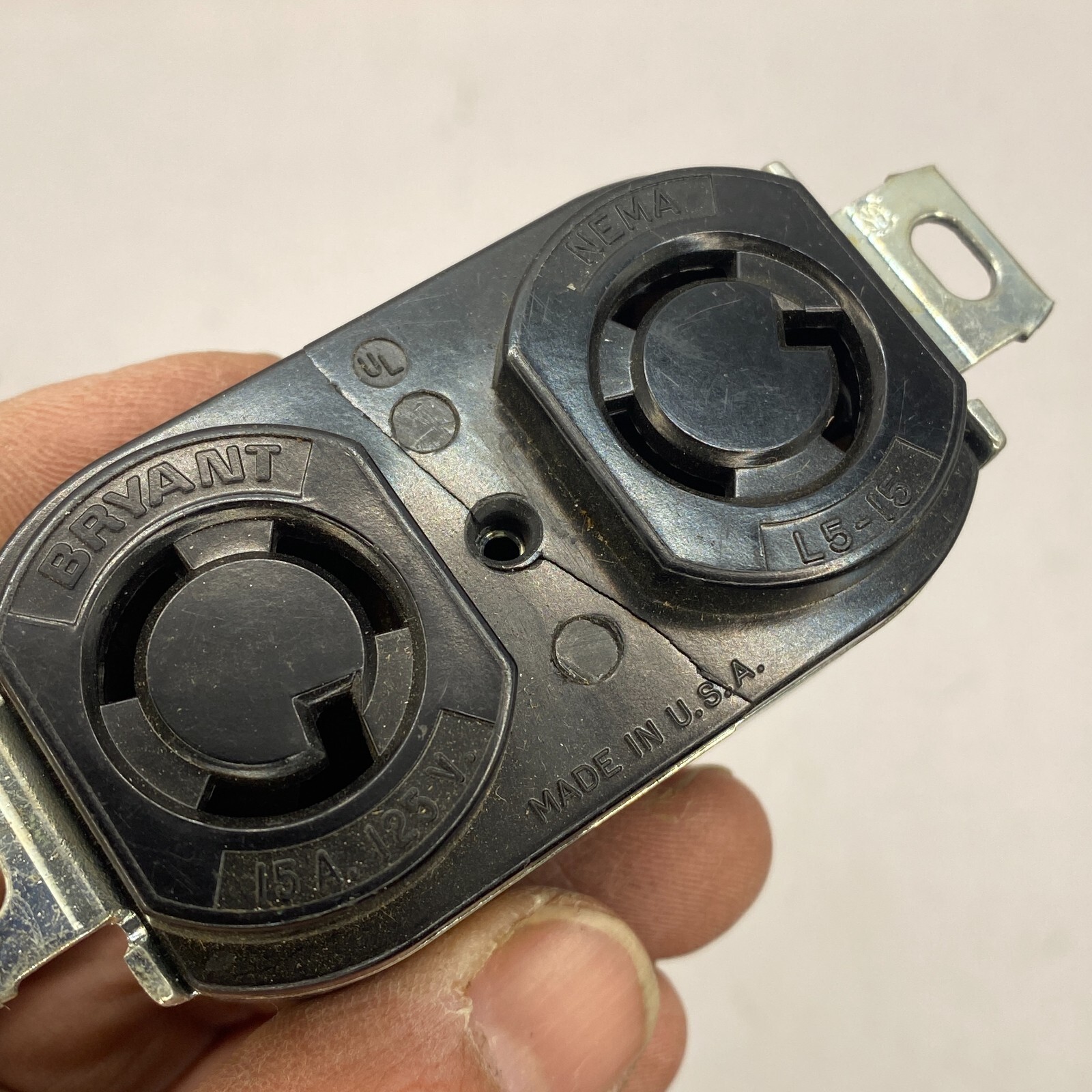 BRYANT 4700 Locking Nema L5-15 Duplex Receptacle Black Back Wired 15A 125V USA🔔