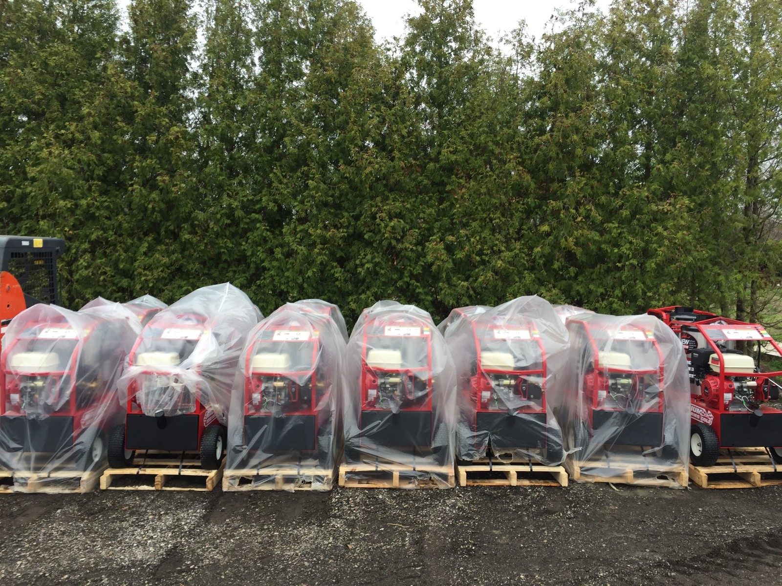 ***SALE*** Magnum 4000 PSI Hot water pressure washer, 15 HP Gas units