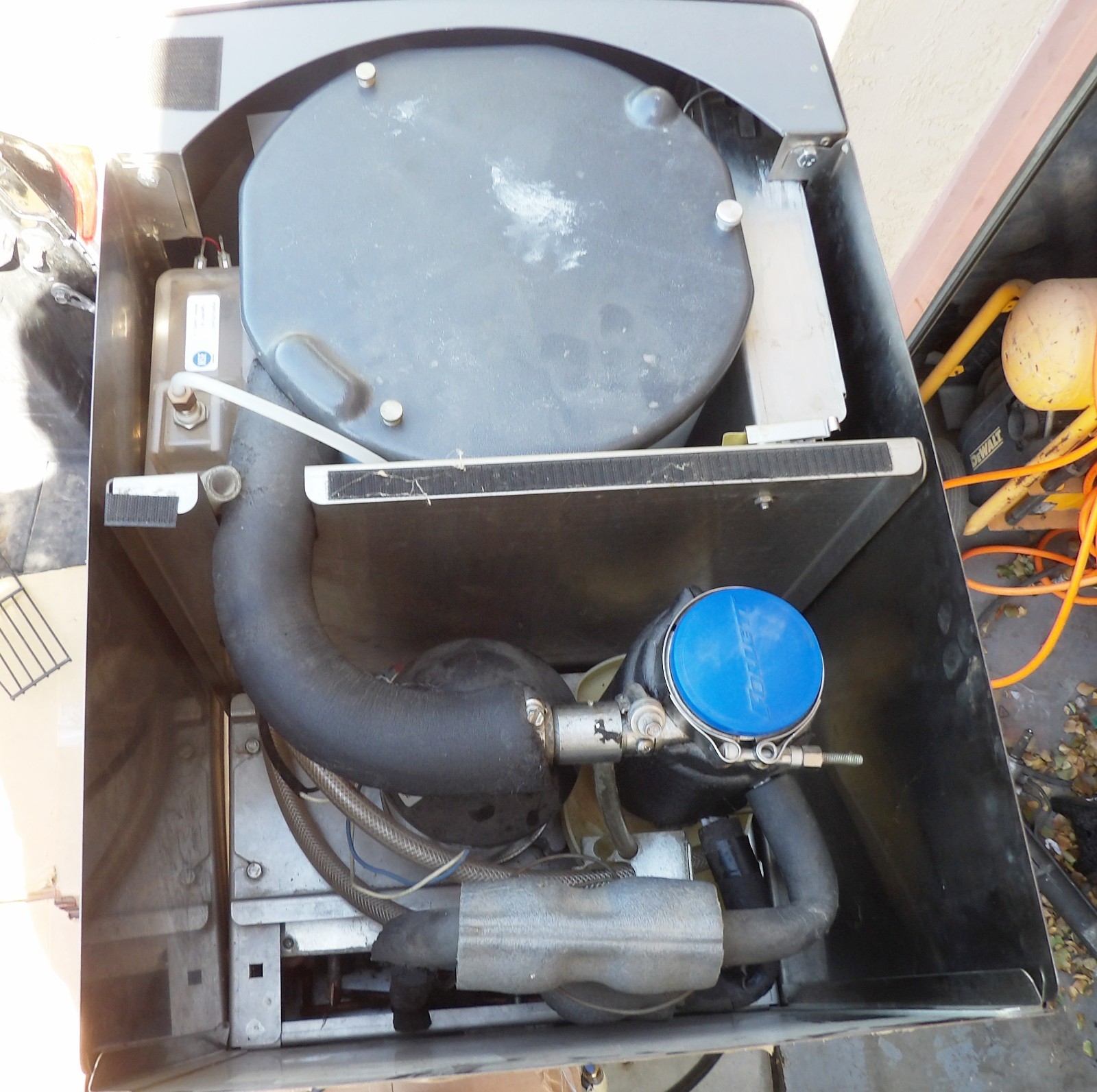 Follett 12HI400A Commercial 400Lb. Per Day Ice Machine Just Serviced and Charged