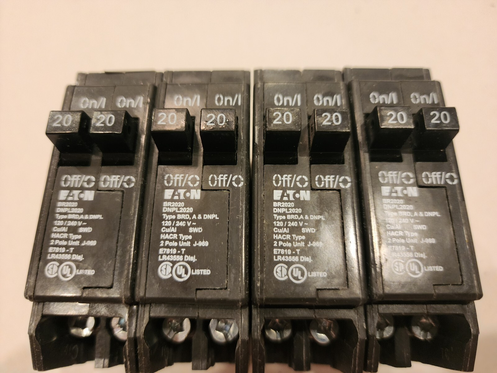 (4) NEW Eaton BR2020 20Amp Tandem Circuit Breaker Cutler Hammer 4pc