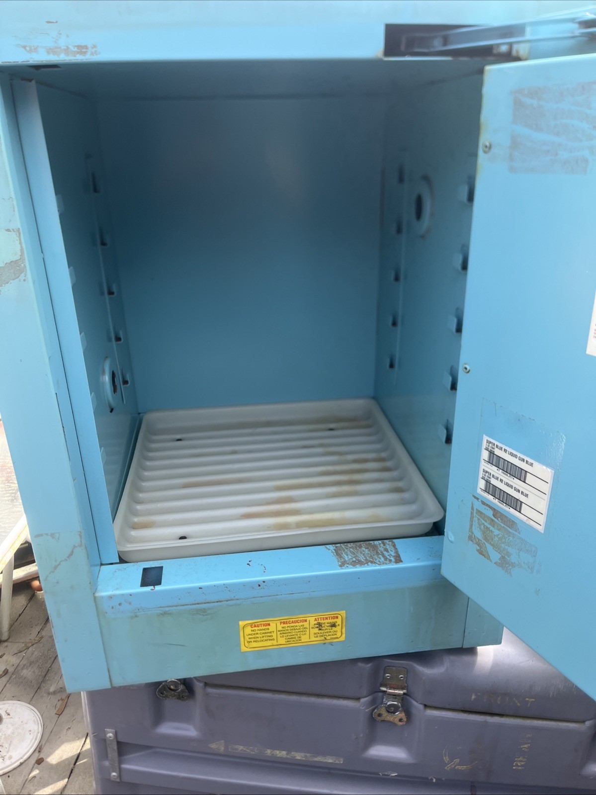 1 USED JUSTRITE 25042B 4-GAL ACID AND CORROSIVES CABINET