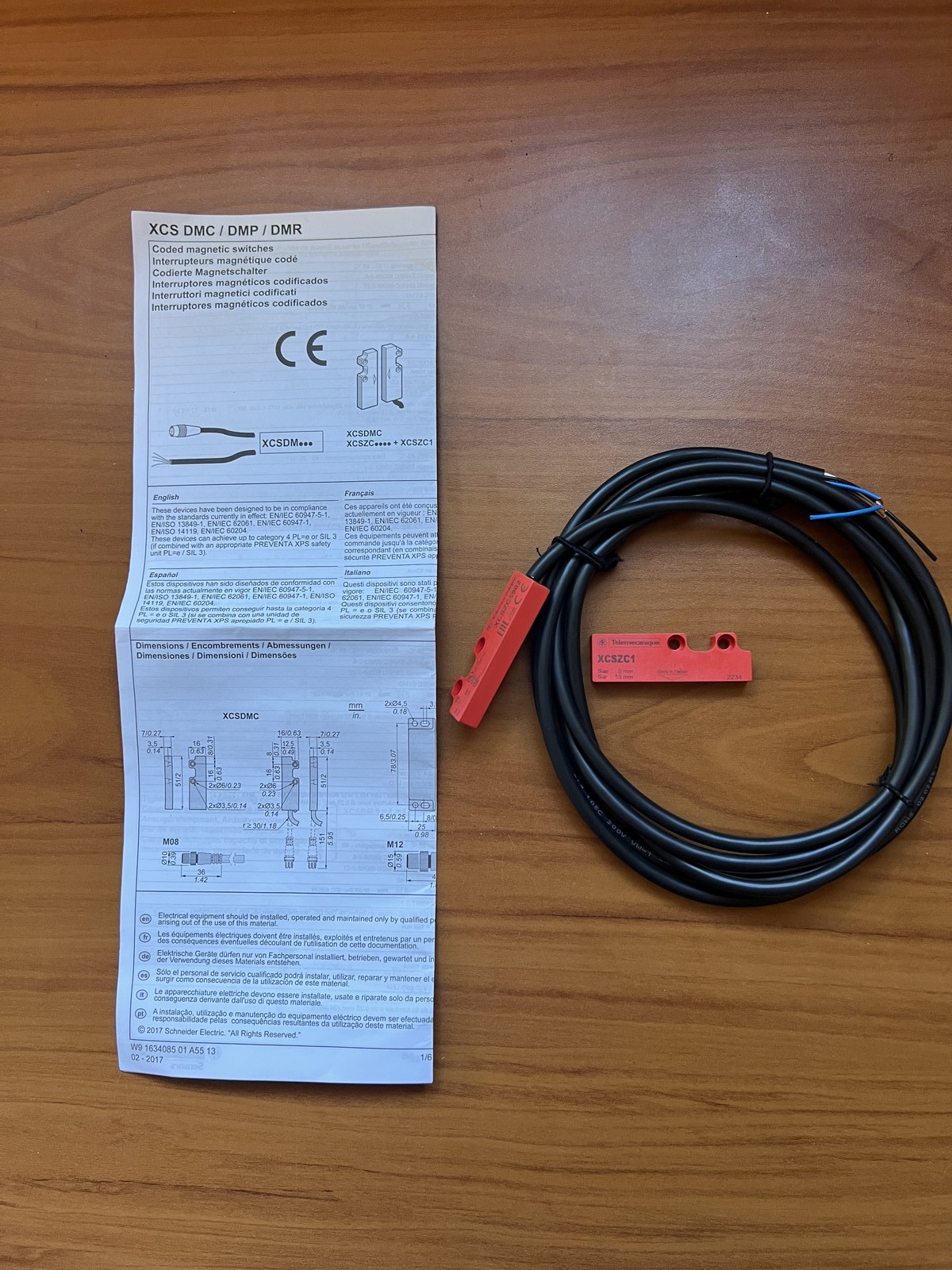 Schneider XCSZC5902 Coded Magnetic Switch – Industrial Automation Tool XCSZC1