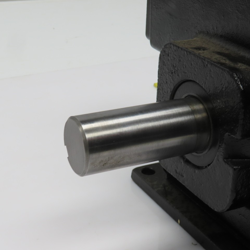 Winsmith E24MDTS22000A8 MDTS 5:1 Ratio Dual Output Speed Reducer 140TC Frame