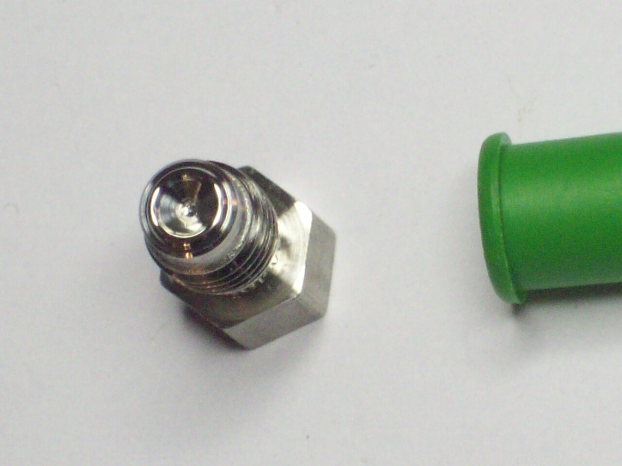 1- Cajon Swagelok Stainless VCR Face Seal Plug Fitting, 1/8″ Male, SS-2-VCR-P