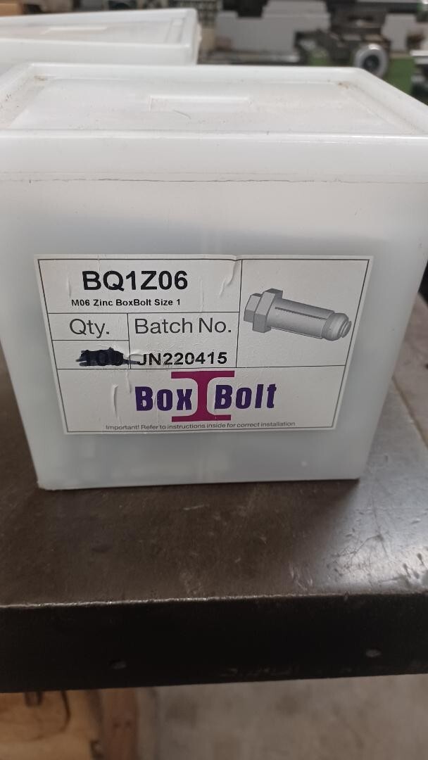 (Lot of 4) 1/4″ BoxBolt® Expansion Anchors, 1-3/4″ Screw Length, 7/16″ Hole Diam