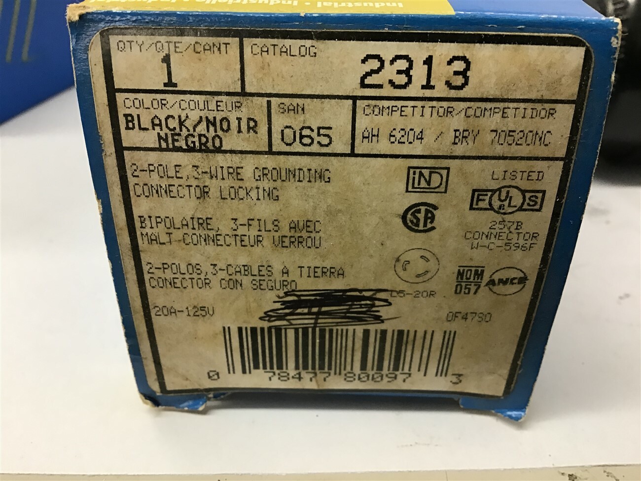 Leviton 2313 20 Amp 125 Volt Connector locking 2 Pole Lot Of 2